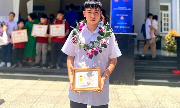 Nam sinh đạt giải nhất Tin học trẻ toàn quốc: Giải hiếm với học sinh lớp 10 trường trung du