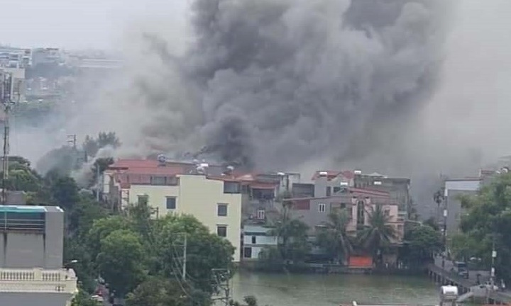 Vụ cháy quán bar ở Bắc Ninh: Một chiến sĩ cứu hỏa bị thương