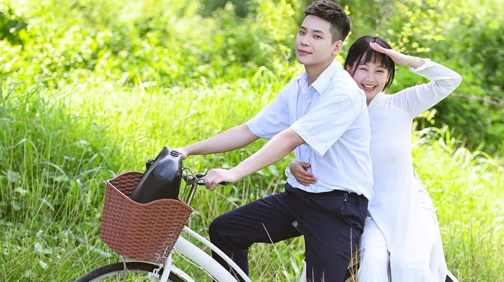 Quân A.P đóng cặp