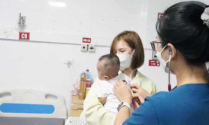 Tăng bệnh nhi nhiễm virus Adeno, Bộ Y tế họp gấp bàn giải pháp ứng phó