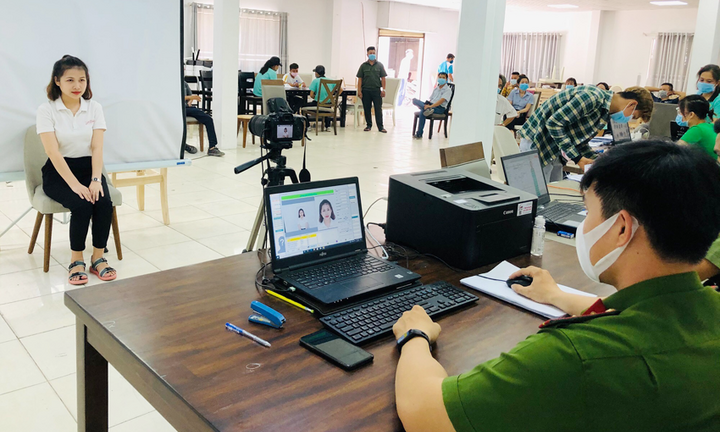 Người dân được dùng tài khoản định danh điện tử thay CCCD từ 20/10