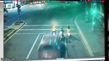 Vụ ô tô húc văng 3 xe máy đang dừng đèn đỏ: Tài xế có nồng độ cồn