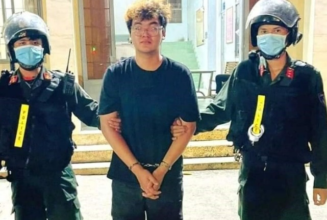 Dụ bạn gái tuổi teen 