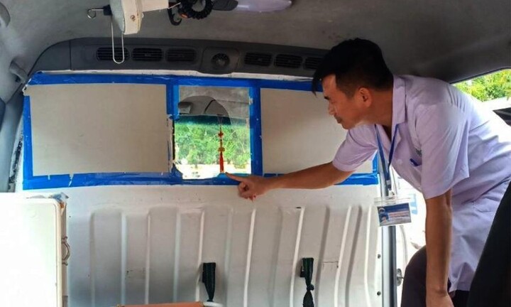 Hà Tĩnh: Người nhà đập vỡ kính xe cứu thương, chửi bới tài xế và điều dưỡng