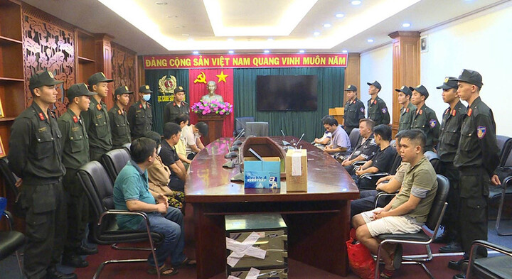 Phá đường dây cá độ bóng đá 30.000 tỷ đồng: Các đối tượng đặt máy chủ hoạt động tại đâu?