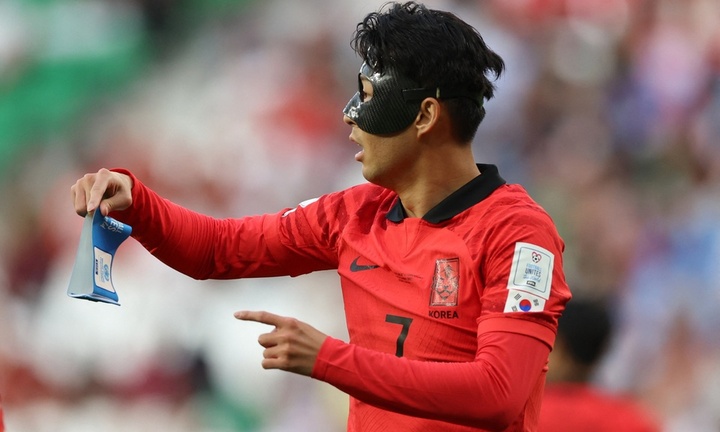 World Cup 2022: Vì sao FIFA quyết định làm lại băng đội trưởng?