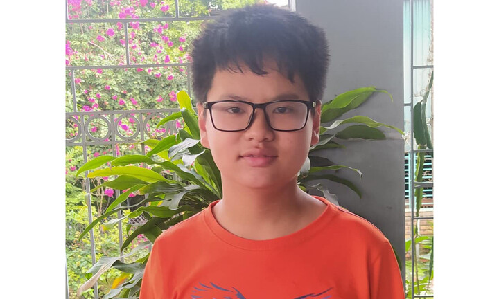 Chủ tịch nước biểu dương nam sinh cứu cụ ông kẹt trên đường sắt khi tàu hoả đang lao đến