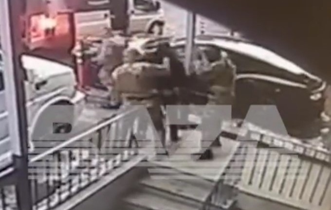 Triệu phú Bitcoin Nga bị nhóm người lạ bịt mặt bắt cóc ngay giữa Moscow