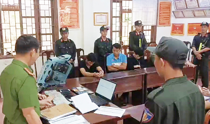 Phá đường dây cá độ bóng đá gần 600 tỷ đồng: Đối tượng cầm đầu là ai?