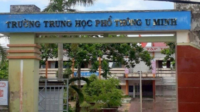 Sức khỏe 5 học sinh bị thương khi cần cẩu đập vào nóc trường