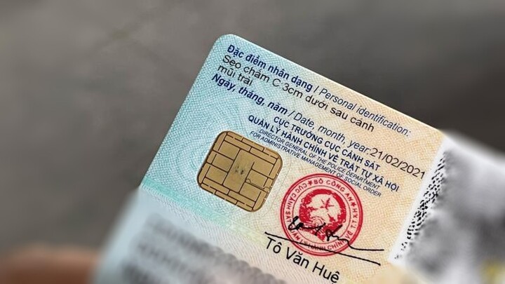 Từ ngày 1/1/2023, người dân không phải nộp hay xuất trình sổ hộ khẩu, sổ tạm trú
