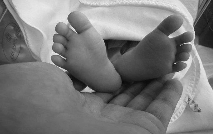 Son Ye Jin công khai ảnh con trai, dân mạng