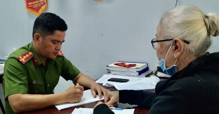 Bị kẻ giả danh 