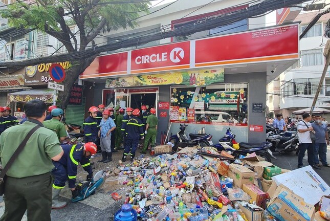 Vụ sập cửa hàng Circle K khiến nữ sinh lớp 9 tử vong: Nguyên nhân ban đầu 