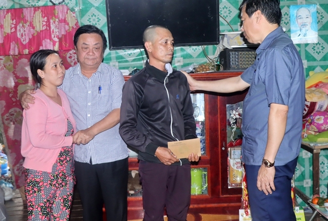 Tin thời sự mới nóng nhất 21/1: Đồng Tháp động viên gia đình bé Lý Hạo Nam