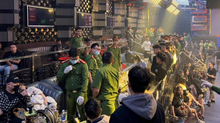 Khởi tố 4 bị can vụ mang ma túy sinh nhật bạn gái ở vũ trường lớn nhất Đà Nẵng 