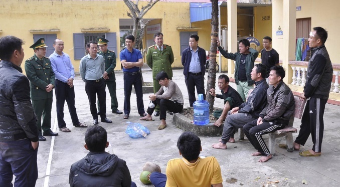 Nghệ An: Tàu cá bốc cháy giữa biển, 10 thuyền viên được cứu giúp kịp thời