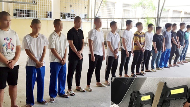 14 thanh thiếu niên hung hãn dùng súng, mã tấu đập phá xe máy công an