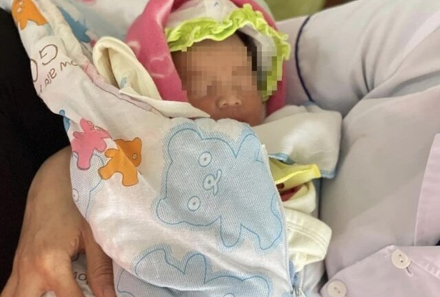 Vụ bé gái bị bỏ rơi bên miệng cống: Vị chỉ huy trưởng quân sự xã nói gì? 