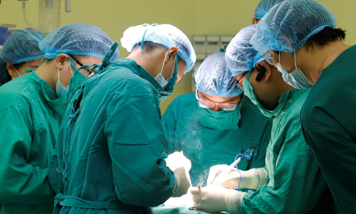 Tin thời sự mới nóng nhất 24/2: Bộ Nội vụ trả lời kiến nghị 