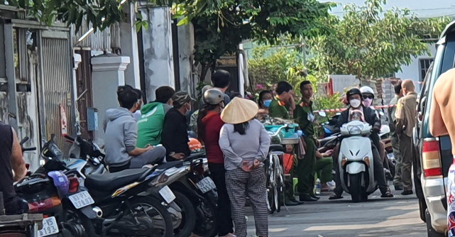 Nghi án cha dượng giết con riêng vợ hờ rồi tự sát: Hiện trường có gì?