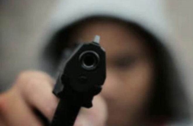 Làm rõ vụ chồng nổ súng, ép vợ nối lại tình cảm 