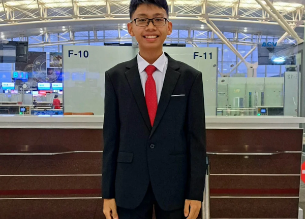 Chân dung nam sinh 15 tuổi nhận học bổng du học ở 9 quốc gia