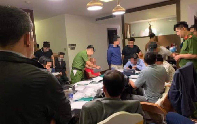 Khởi tố 21 người trong vụ nhiều golfer đánh bạc trong khách sạn