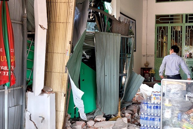 Tin tức tai nạn giao thông mới nhất ngày 3/4: Danh tính nạn nhân thương vong vụ xe khách lao vào nhà dân ở Gia Lai