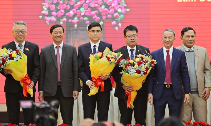 Công bố và trao quyết định của Thủ tướng Chính phủ về công tác cán bộ