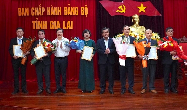 Chuẩn y, điều động, bổ nhiệm nhân sự 6 địa phương