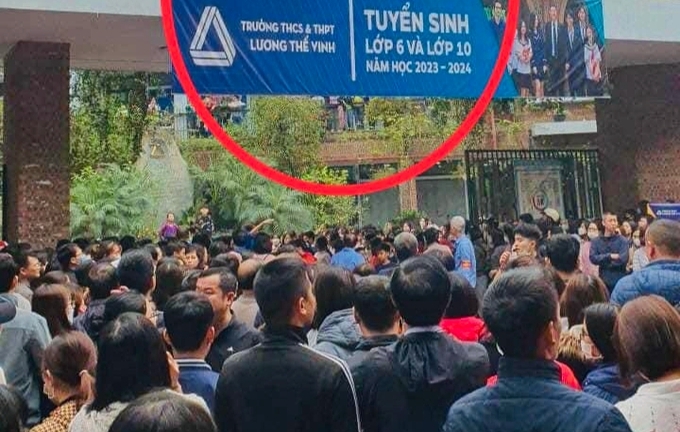 Thầy giáo trường Lương Thế Vinh trèo cổng trường điều tiết giao thông: Nhà trường nói gì?