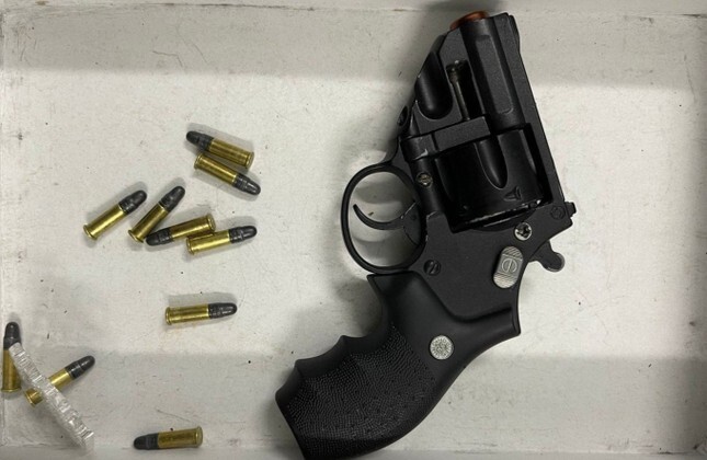 Phát hiện khẩu súng và 10 viên đạn trong kiện hàng ở sân bay Đà Nẵng