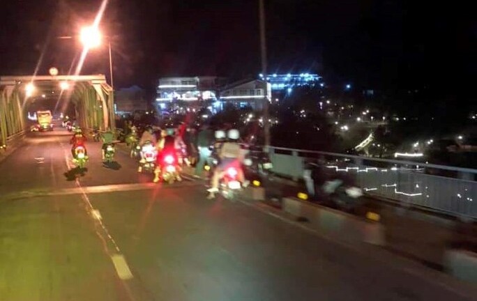 Triển khai lực lượng tìm kiếm nam thanh niên nghi nhảy cầu Sêrêpốk 