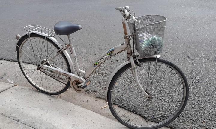 Tin thời sự mới nóng nhất 21/4: Người đàn ông đi xe đạp bị phạt vì vi phạm nồng độ cồn