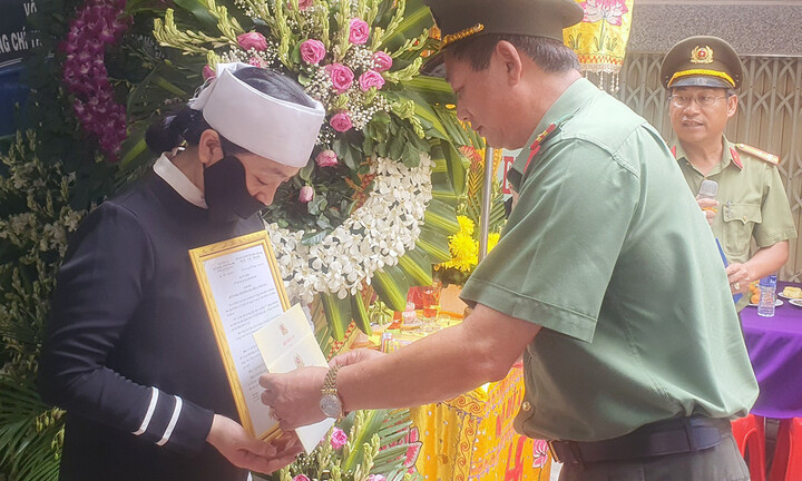 Truy thăng quân hàm cho thiếu tá công an gặp nạn khi tuần tra trên sông