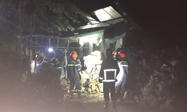 Tin thời sự mới nóng nhất 1/5: Giải cứu người đàn ông định nhảy cầu tự tử ở TP.HCM