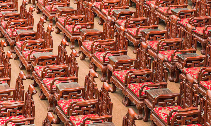 Giám đốc Nhà hát dân ca Quan họ Bắc Ninh nói gì về hàng ghế gây tranh cãi?