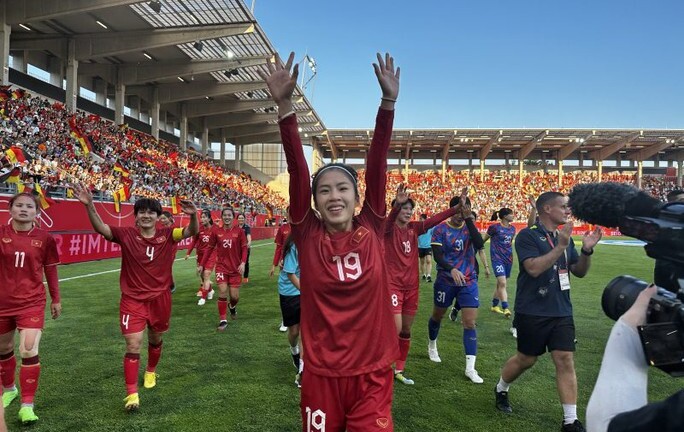 Thanh Nhã ghi bàn thắng lịch sử vào lưới đội tuyển Đức