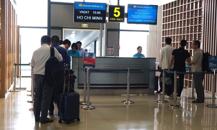 Vietnam Airlines triển khai hệ thống gửi tin nhắn tự động  thông báo cửa ra máy bay