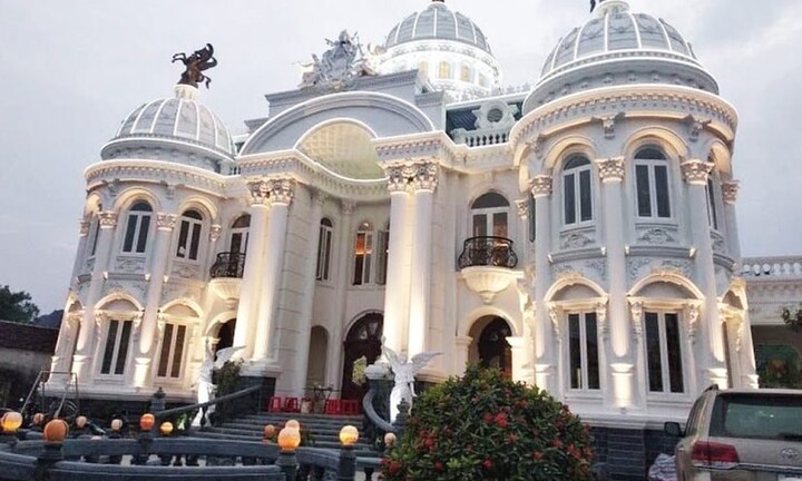 Cận cảnh biệt thự dát vàng của đại gia Thanh Hóa, 