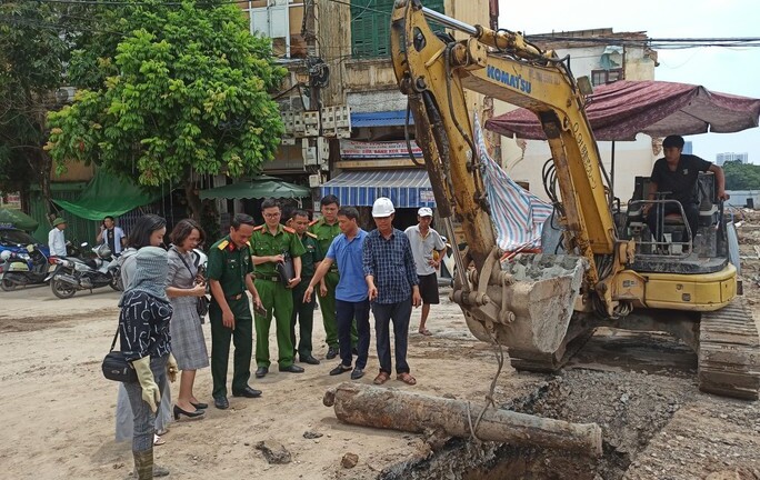 Phát hiện khẩu súng thần công triều Nguyễn dài gần 2m