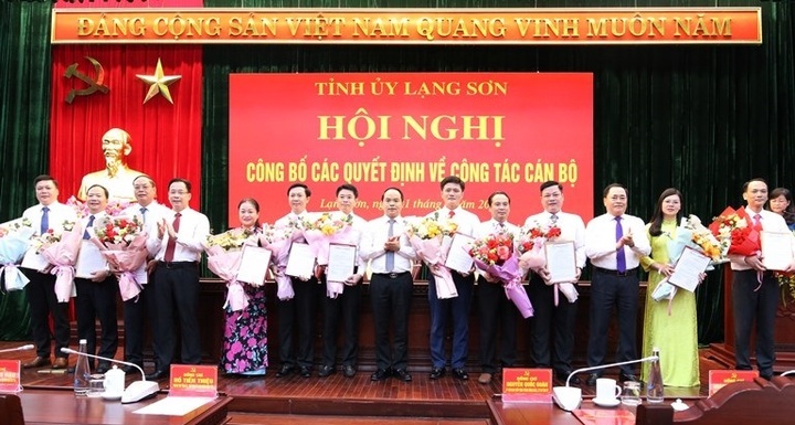 Điều động, bổ nhiệm nhân sự chủ chốt 6 tỉnh