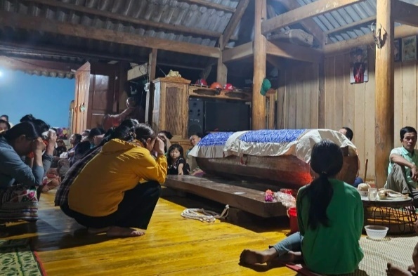 Ra sông bắt ốc cùng nhóm bạn, nữ sinh lớp 7 đuối nước tử vong