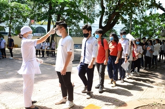 Tin tức thời sự mới nóng nhất hôm nay 7/7: Một thầy giáo coi thi tốt nghiệp THPT ở Hà Nội là F1