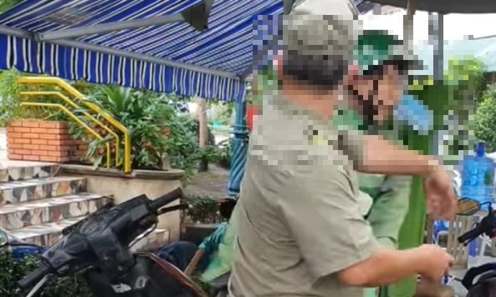 Xôn xao clip bảo vệ dân phố tát tài xế Grab: Lãnh đạo phường nói gì?