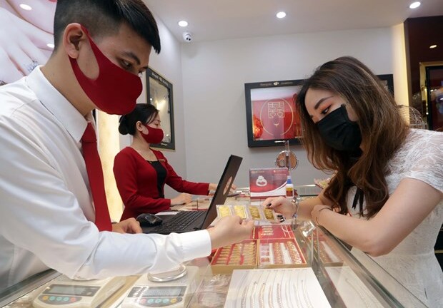 Giá vàng quay đầu giảm mạnh, thấp nhất trong 3 tuần qua