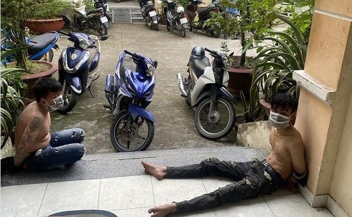 Tin tức thời sự mới nóng nhất hôm nay 20/8: Xử phạt 2 người mắc COVID-19 