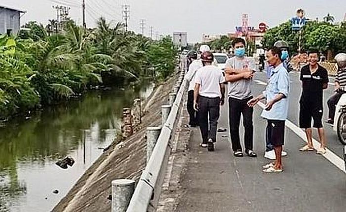 Tin tức thời sự mới nóng nhất hôm nay 25/8: Xác định danh tính thiếu niên tử vong dưới mương nước
