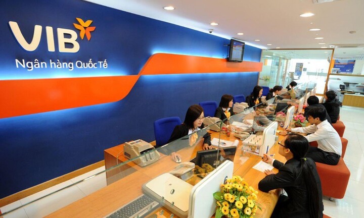 Người nhà lãnh đạo VIB bán cổ phiếu giữa thời điểm giảm sâu